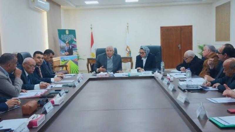 محافظ الوادي الجديد: تقنين أوضاع منازل هيئة التعمير في أسرع وقت