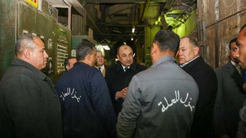 فريق من النيابة العامة يعاين موقع انفجار غلاية غزل المحلة ويأمر بندب لجان فنية
