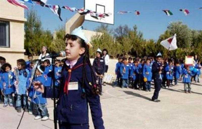 فقرة إذاعية بمدارس قنا احتفالا بالعيد القومي