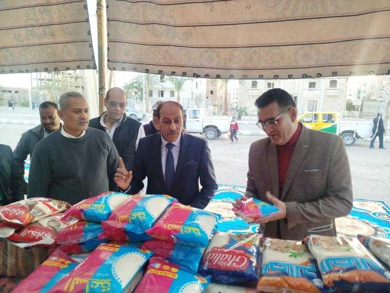 محافظ الأقصر ووكيل وزارة التموين يفتتحان معارض “أهلاً رمضان” بمحافظة الأقصر