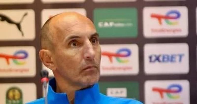 مدرب بيراميدز-سيراميكا-مدرجات الدفاع الجوي-خط أحمر