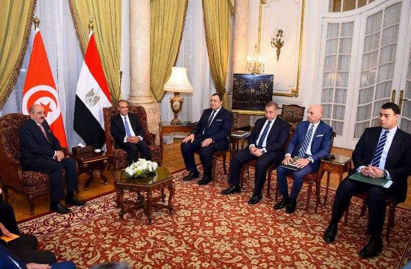 وزير الخارجية والهجرة يستقبل وزير الخارجية التونسي