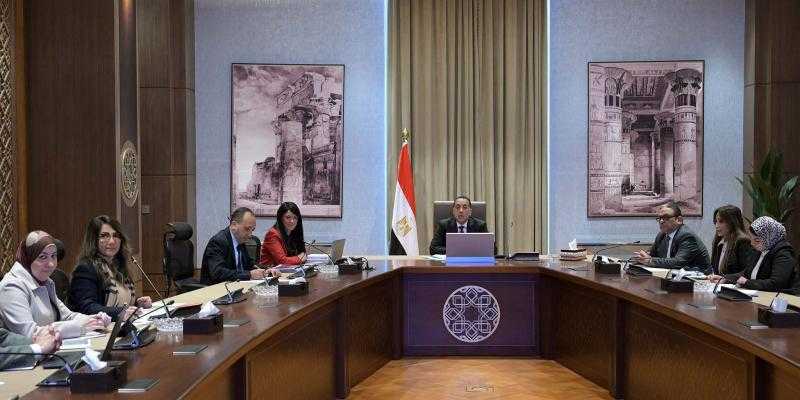 رئيس الوزراء يتابع مع وزيرة التخطيط ملامح خطة التنمية الاقتصادية والاجتماعية