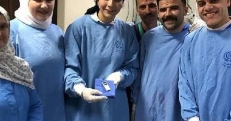 استخراج تليفون محمول من بطن مريض ظل بداخله 6 سنوات في المنصورة