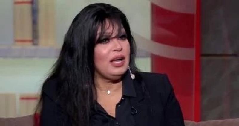 قصة 3 مشاهد تصدرت بها فيفي عبده التريند