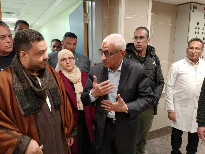 محافظ شمال سيناء يهنئ الجرحى الفلسطينيين بحلول شهر رمضان