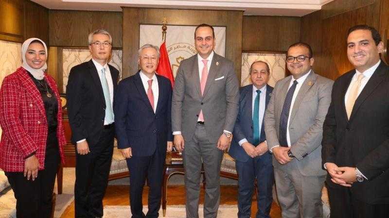 رئيس هيئة الرعاية الصحية يبحث مع سفير كوريا الجنوبية تعزيز التعاون