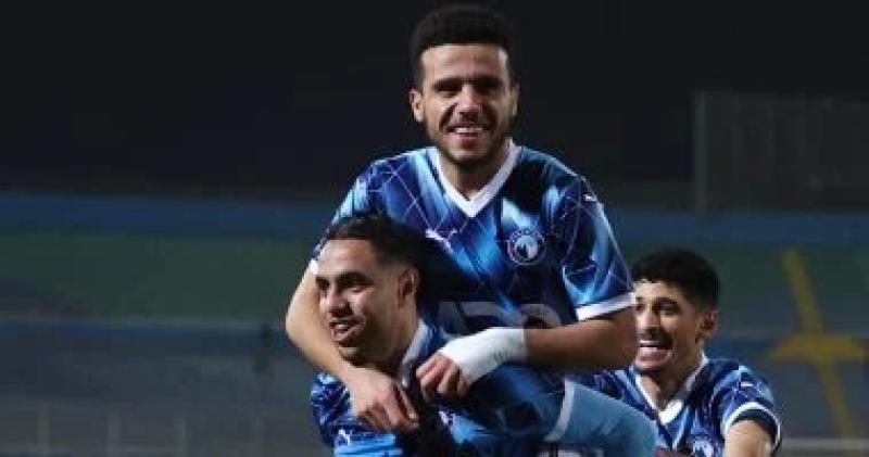 بيراميدز يتقدم على سيراميكا بهدف مصطفى فتحى في الشوط الأول