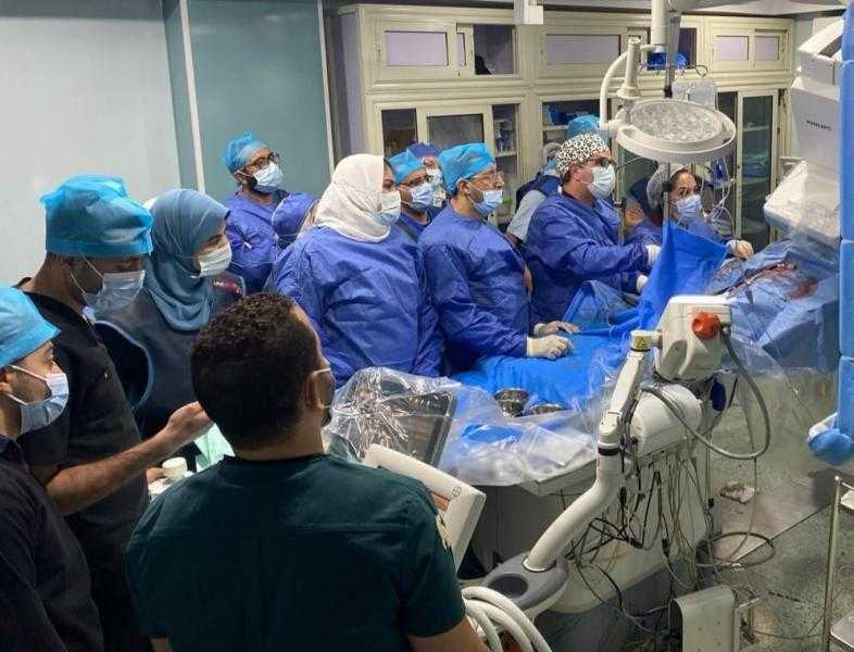 تكلفة العملية مليون جنيه وتجرى بالمجان.. تدشين مشروع زرع الصمام الرئوي عن طريق القسطرة بمعهد القلب