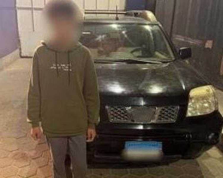 القبض على طالب بالقاهرة لقيامه بقيادة سيارة والده برعونة وتدوين منشورات خارجة على السوشيال ميديا