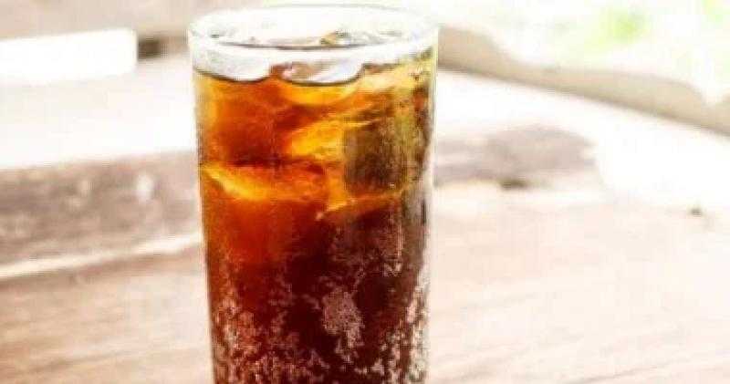 أضرار لا تتوقعها لتناول المشروبات الغازية بعد الفطار