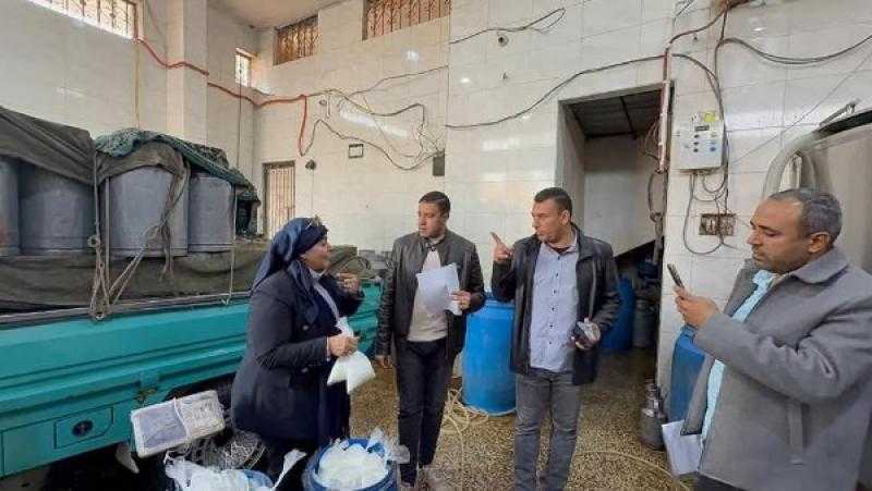 بداخله 5 طن منتجات.. ضبط مصنع ألبان بدون ترخيص بالقليوبية