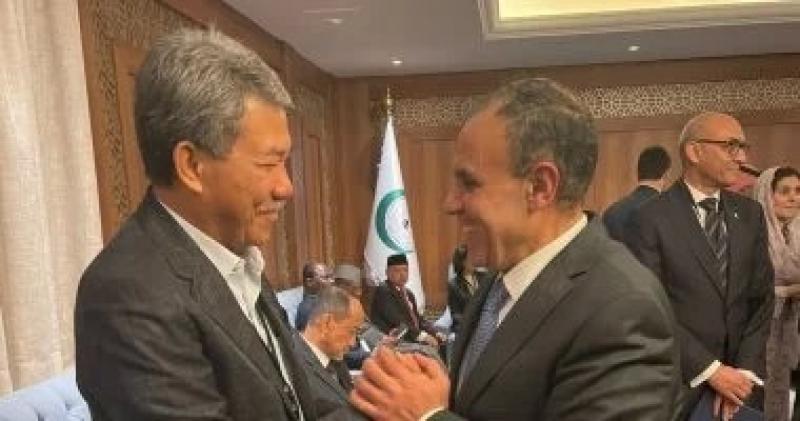 لقاءات جانبية لوزير الخارجية على هامش أعمال الدورة الاستثنائية للتعاون الإسلامى