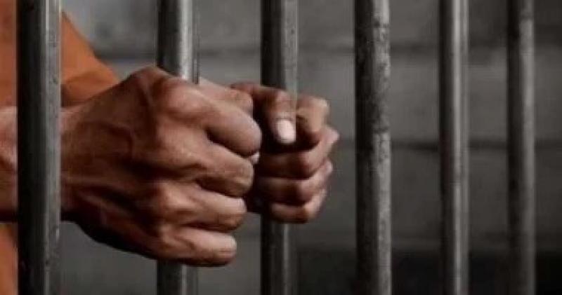 حبس 4 أشخاص ضبط بحوزتهم على 22 كيلو من مخدر الحشيش