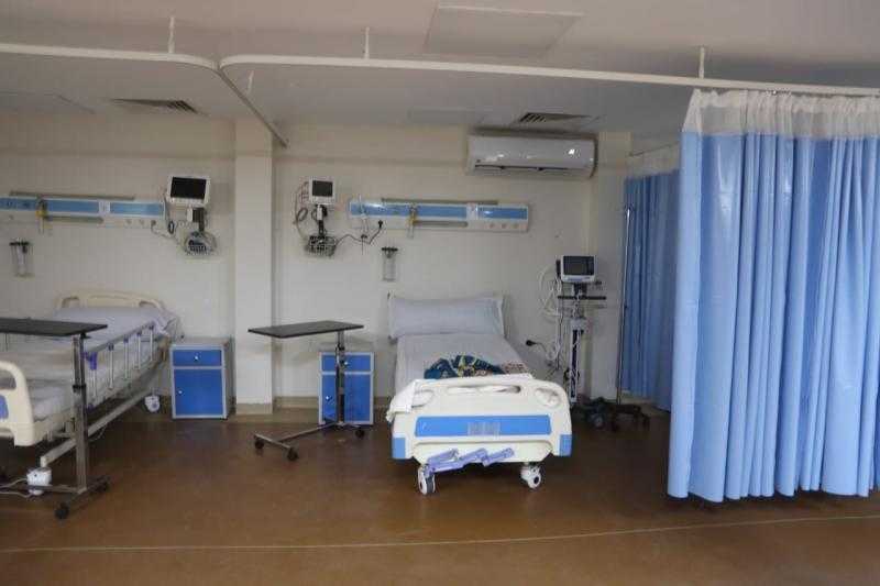 محافظ الجيزة يتفقد الخدمات والرعاية الصحية المقدمة للمرضى بمستشفى أبو النمرس