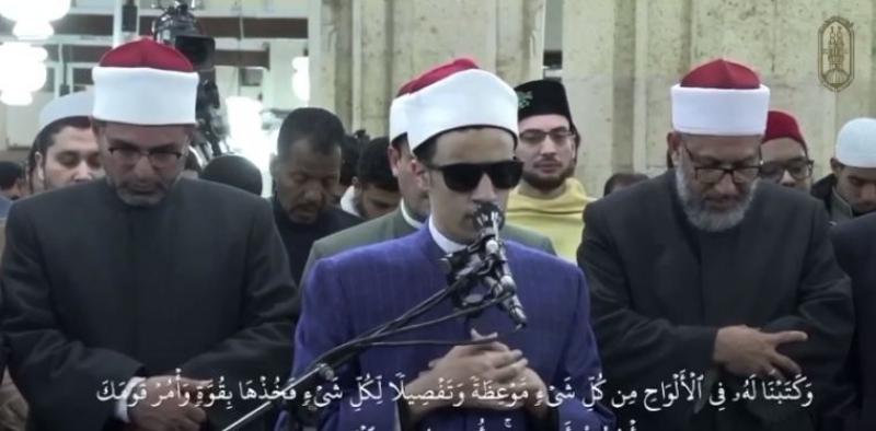 لأول مرة.. الأزهر يقدم طالبًا مكفوفًا لإمامة المصلين بالتراويح في الجامع الأزهر