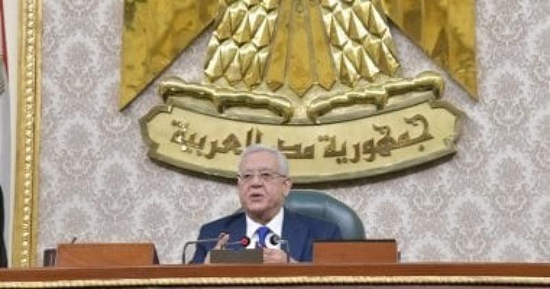 قانون العمل يحظر تشغيل العامل بدون ترخيص برسم لا يجاوز 500 جنيه