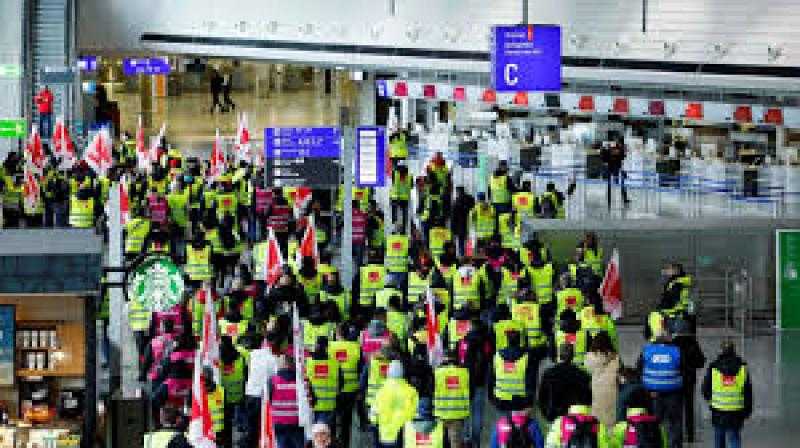 تعطل حركة الطيران فى 11 مطارا رئيسيا بألمانيا بسبب الإضرابات الواسعة