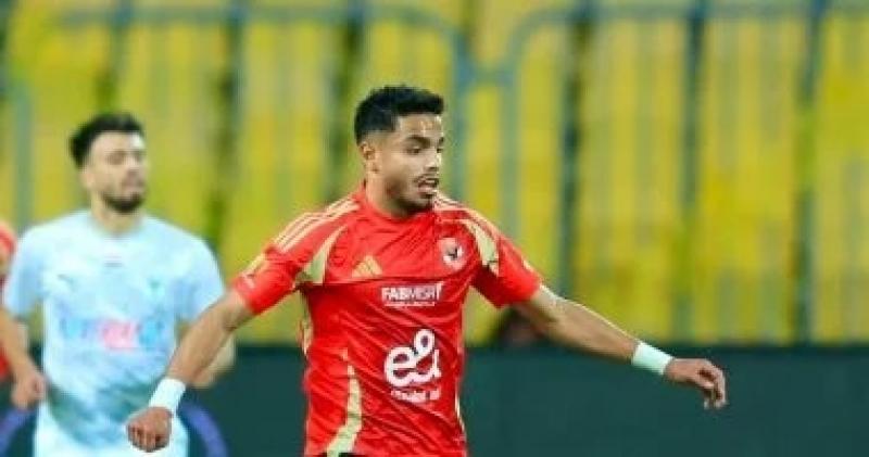 كريم الدبيس يقود الجبهة اليسرى للأهلي في مباراة الزمالك