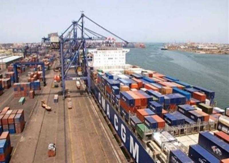 تداول 16 ألف طن بضائع و937 شاحنة بموانئ البحر الأحمر