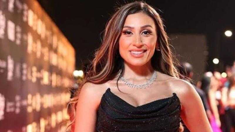 إسلام فوزي: دينا الشربيني خدت جايزة البوسة الذهبية