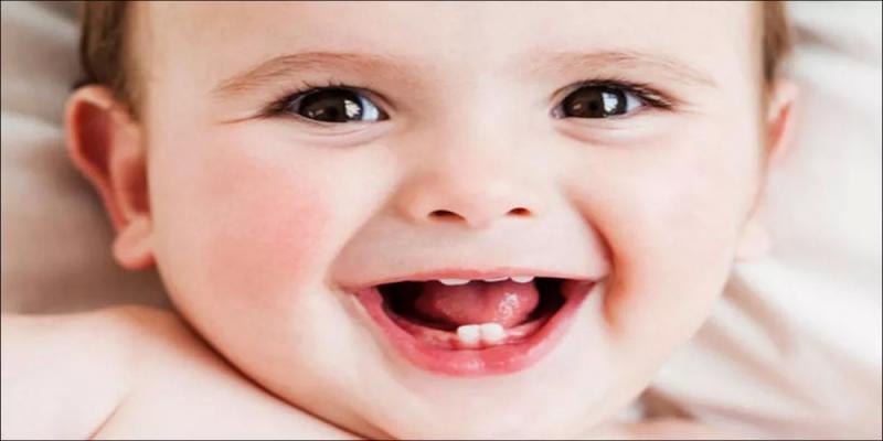 ارتفاع الحرارة واضطراب النوم.. 8 أعراض لتسنين الأطفال