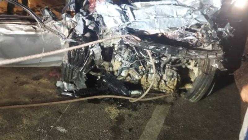 مصرع 5 أشخاص في حادث تصادم بطريق الواحات