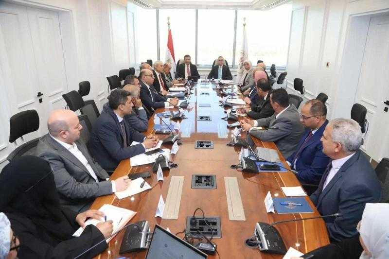 وزيرا الاستثمار والزراعة يترأسان لأول مرة اجتماع لجنة تنظيم تصدير البطاطس بحضور المصدرين