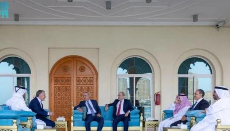 وزير الخارجية السعودي يشارك في اجتماع بشأن فلسطين في الدوحة