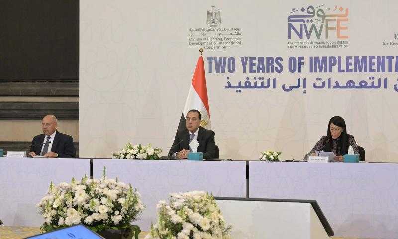 رئيس الوزراء يشهد مراسم توقيع عدد من الاتفاقيات بين الحكومة وشركات القطاع الخاص