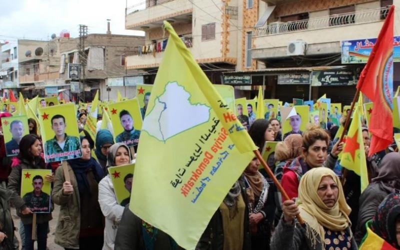 جماعة يقودها الأكراد في سوريا ترفض مسودة الدستور السوري