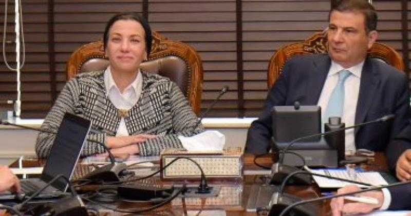 البيئة والزراعة يبحثان الاستفادة من المخلفات الزراعية والحيوانية