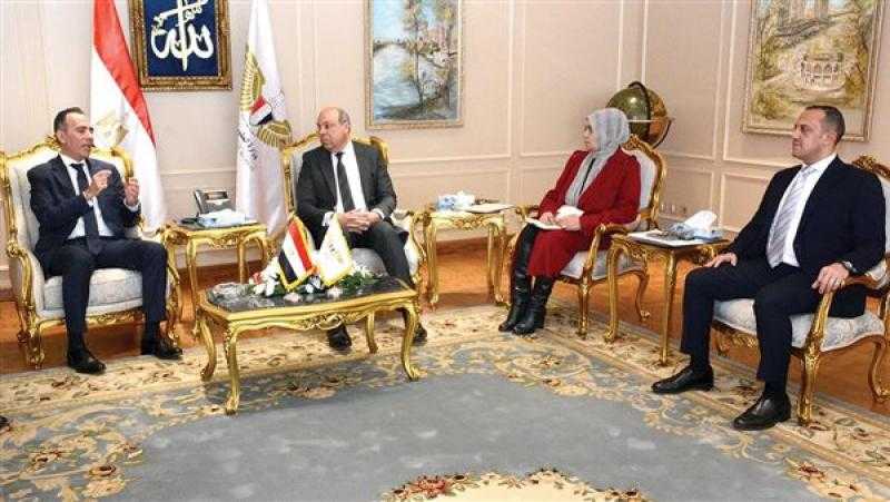 وزير الطيران يبحث مع «سيتا» العالمية التحول الرقمى فى المطارات