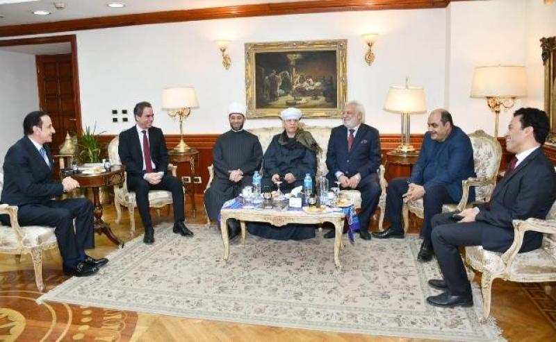 وزير الأوقاف ورئيس الهيئة الوطنية للإعلام يكرمان الشيخ ياسين التهامي والفنان سامح حسين