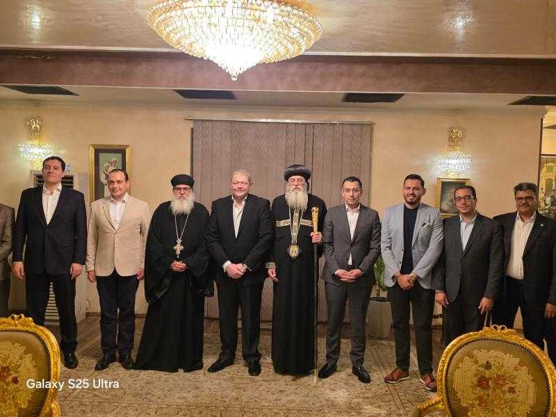 سفير مصر بالعراق يعقد لقاءً للجالية المصرية في بغداد بمشاركة وفد من الكنيسة القبطية الأرثوذكسية