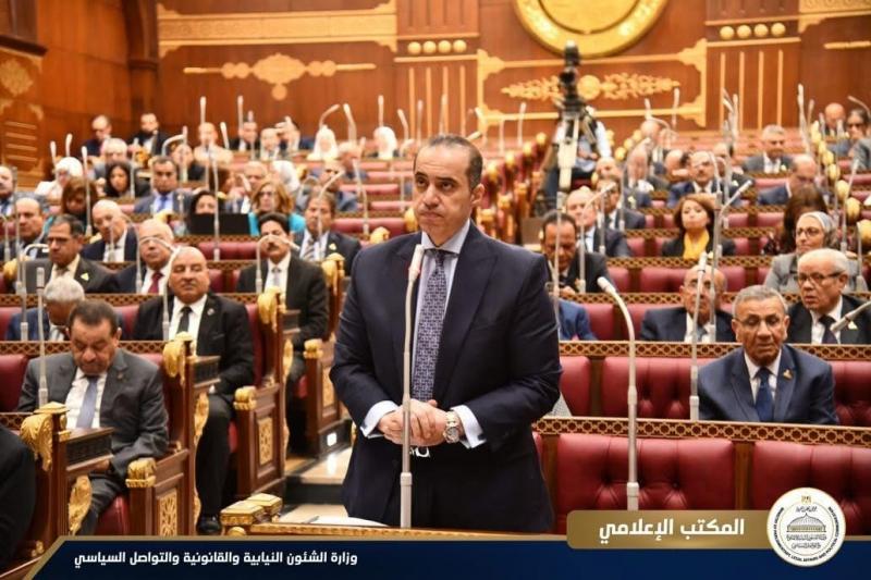 المستشار محمود فوزي في مجلس الشيوخ لمناقشة عامة لإزالة المعوقات التي تواجه المواطنين عند تسجيل الأراضي الزراعية
