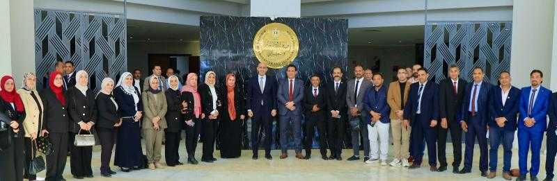 وزير التعليم يعقد لقاء مع 373 معلما من المرشحين للالتحاق بالدورة الثانية ضمن مبادرة ”1000 مدير مدرسة”