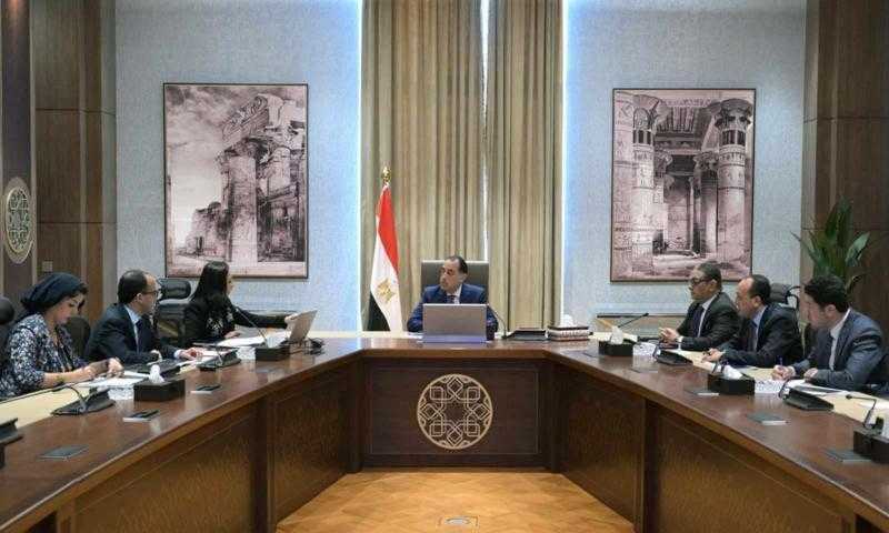 مدبولي يتابع ملف حصر التكلفة الاقتصادية لأعداد اللاجئين والوافدين المقيمين في مصر