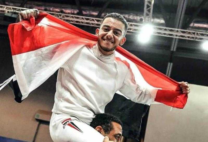 وزير الرياضة يهنئ محمد السيد على برونزية الجائزة الكبرى للمبارزة