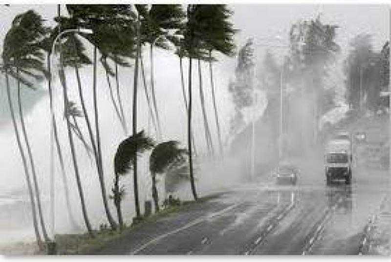 العواصف المدمرة في أمريكا تتجه شرقًا بعد مقتل 39 شخصًا بسبب الأعاصير والرياح والحرائق