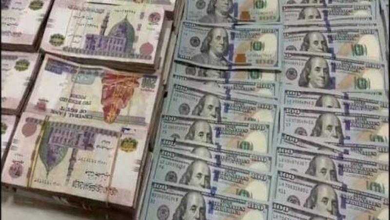 ضبط عملات أجنبية بالسوق السوداء بقيمة 8 ملايين جنيه