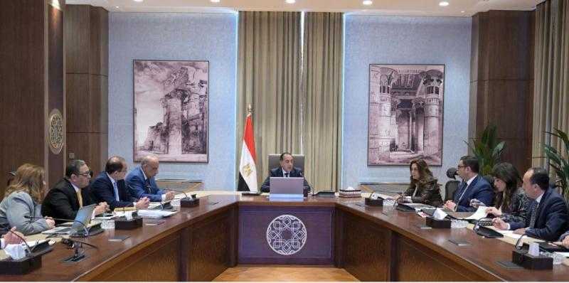 رئيس الوزراء يكلف بإعداد تفاصيل طرح الوحدات السكنية التي وجه بها الرئيس السيسي