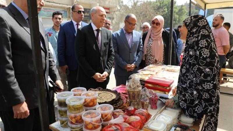 محافظ القاهرة يتفقد عددًا من أسواق ومنافذ بيع السلع
