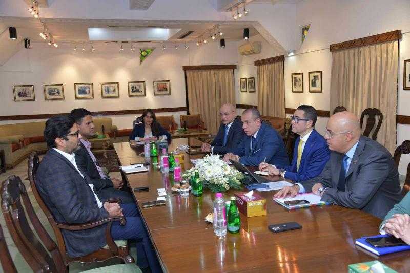 وزير الاستثمار يبحث مع ”رينيو باور” التعاون في الطاقة المتجددة والاستثمارات الخضراء