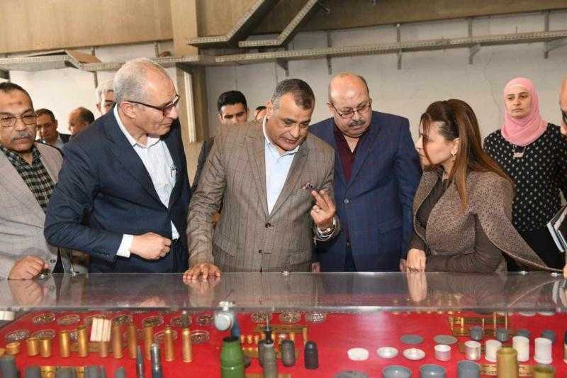 وزير الإنتاج الحربي يتفقد خطوط مصنع 300 الحربي.. ويشدد على الالتزام بمعايير السلامة
