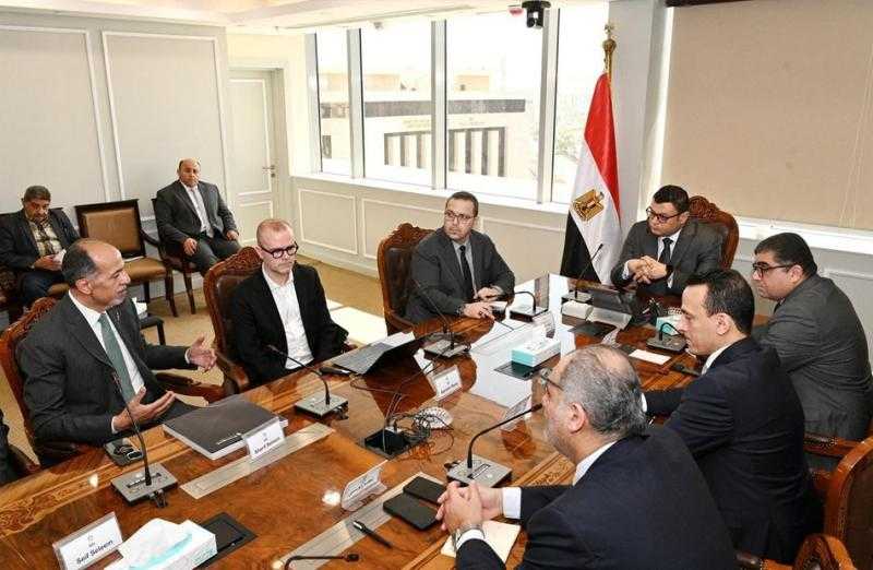 وزير الإسكان يلتقي مسئولي شركة ”Big العالمية” لبحث أوجه التعاون