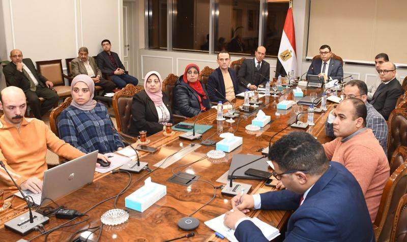 وزير الإسكان يُتابع سير العمل بمشروع حدائق ”تلال الفسطاط”