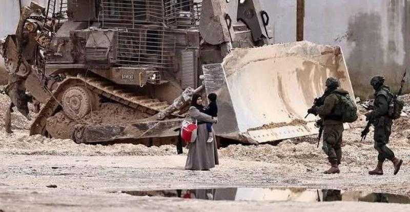 جيش الاحتلال الإسرائيلي يواصل العدوان على جنين ومخيمها وسط تهجير قسري وهدم وحرق منازل