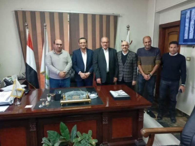 بعد سداد القسط الثاني.. البلشي وخراجة يوقعان عقد أرض مدينة الصحفيين بحضور رئيس جهاز حدائق أكتوبر