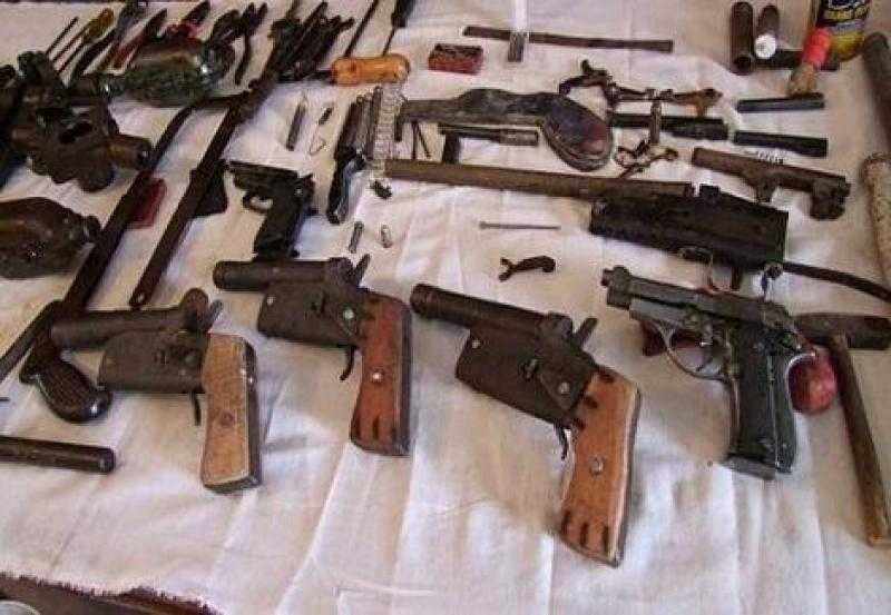 ضبط عاطلين بحوزتهما أسلحة نارية في أبو النمرس